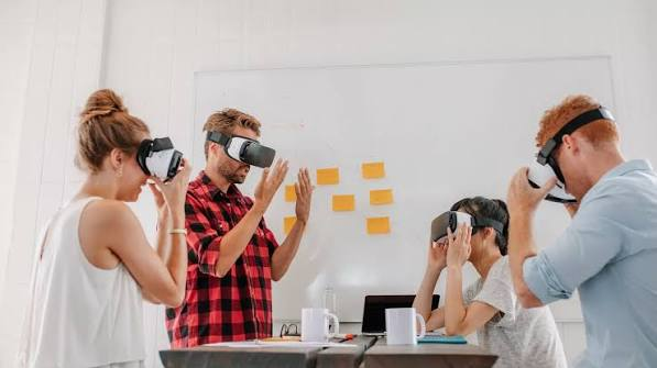 How Avatars Influence Online Communication